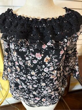 White House Black Floral Off-Shoulder Women's Top with Crochet Trim